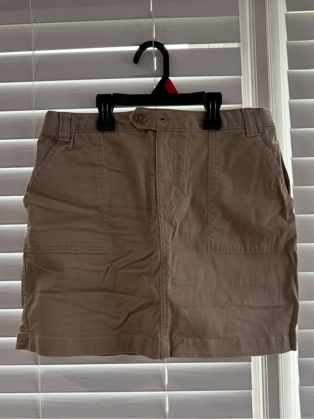 Women’s Tan Uniform Skort Is Used In Good Condition Size 14